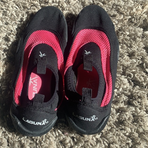 Laguna Slip On Women's Wet Suit Shoes Size 9 Water Fun Black Pink Like New - Picture 2 of 3